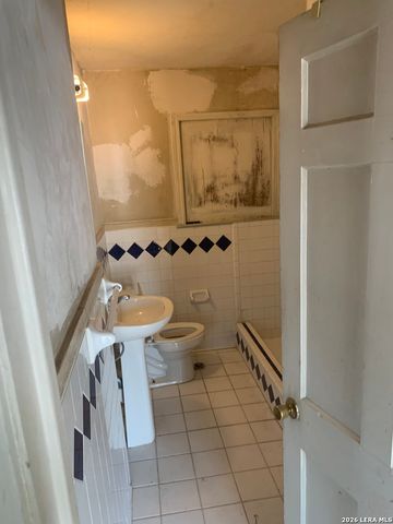 703 Royston, San Antonio, TX 78225