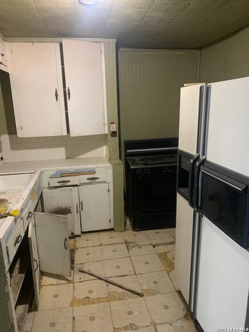 703 Royston, San Antonio, TX 78225