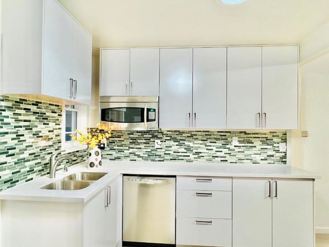 536 Flynn Avenue, Redwood City, CA 94063