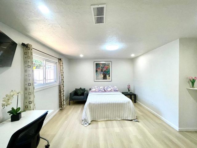 536 Flynn Avenue, Redwood City, CA 94063