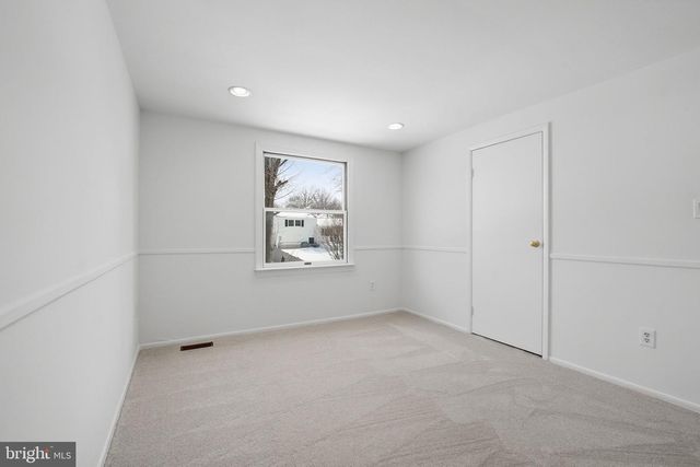 132 N FILLMORE AVE, Sterling, VA 20164