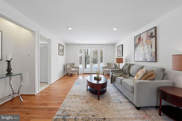 132 N FILLMORE AVE, Sterling, VA 20164