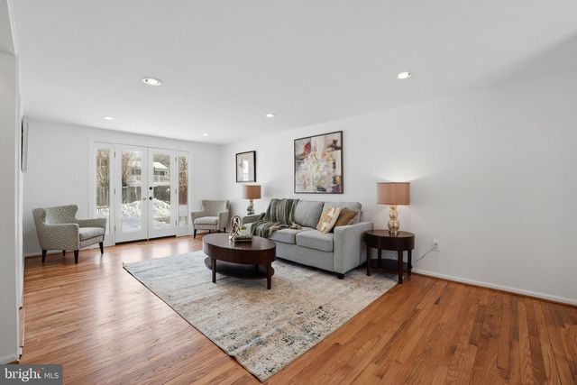 132 N FILLMORE AVE, Sterling, VA 20164