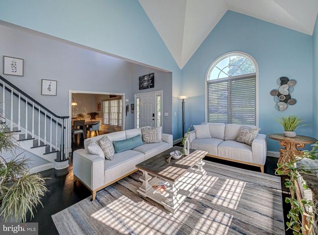 10 SPYGLASS RD, Skillman, NJ 08558