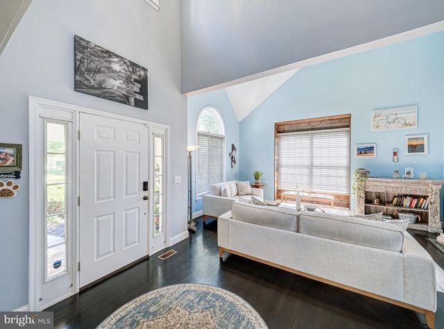 10 SPYGLASS RD, Skillman, NJ 08558