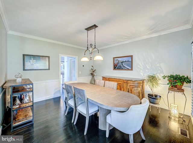 10 SPYGLASS RD, Skillman, NJ 08558