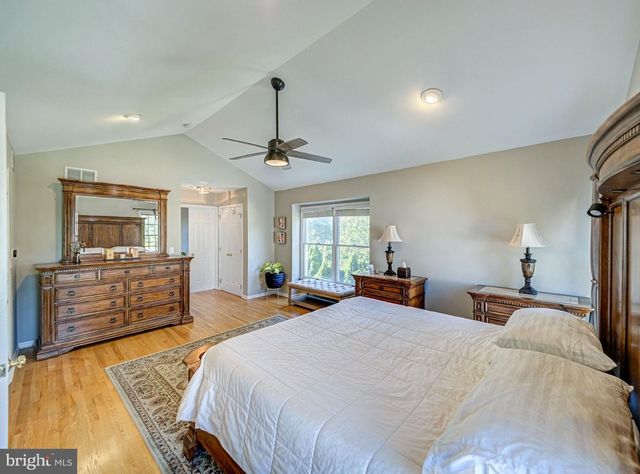10 SPYGLASS RD, Skillman, NJ 08558