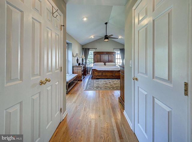 10 SPYGLASS RD, Skillman, NJ 08558