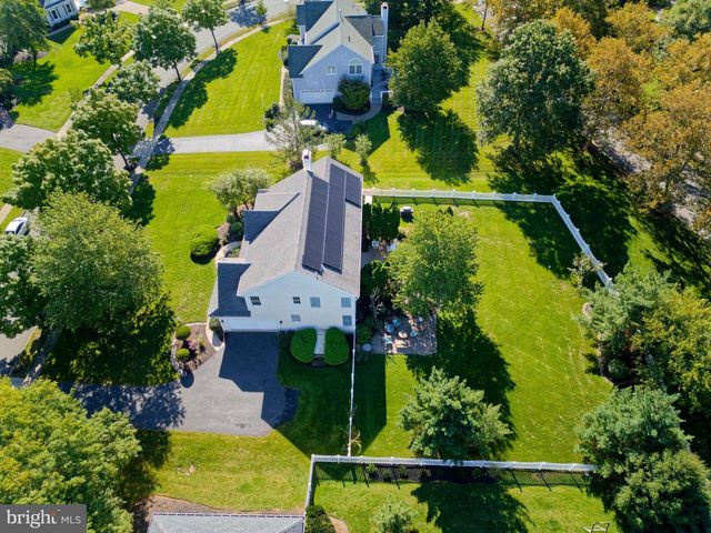 10 SPYGLASS RD, Skillman, NJ 08558