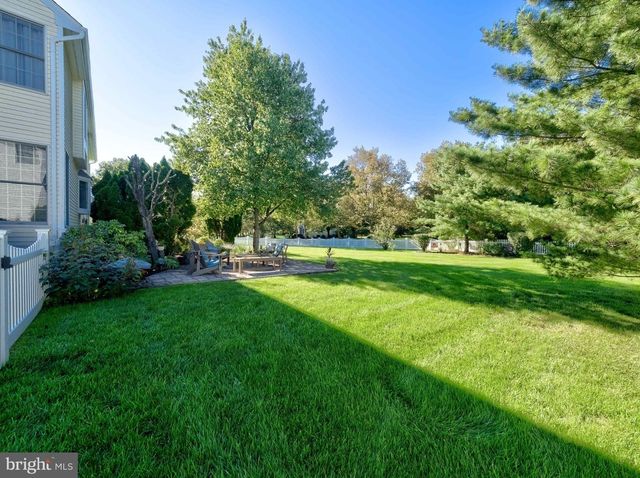 10 SPYGLASS RD, Skillman, NJ 08558