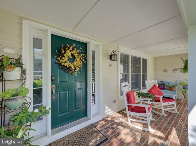 10 SPYGLASS RD, Skillman, NJ 08558