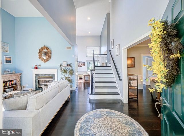 10 SPYGLASS RD, Skillman, NJ 08558