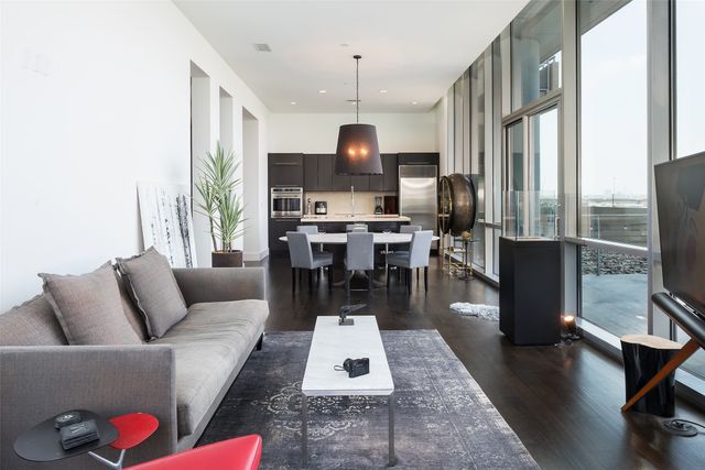 2200 Victory Avenue 507, Dallas, TX 75219