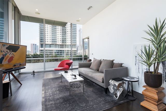 2200 Victory Avenue 507, Dallas, TX 75219