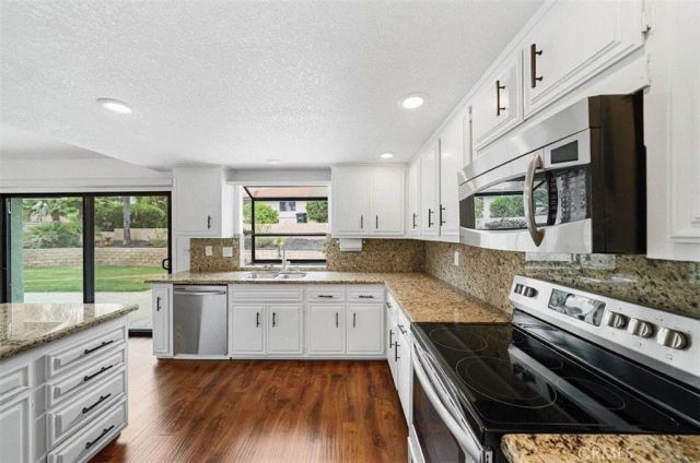 22860 Mariner Drive, Canyon Lake, CA 92587