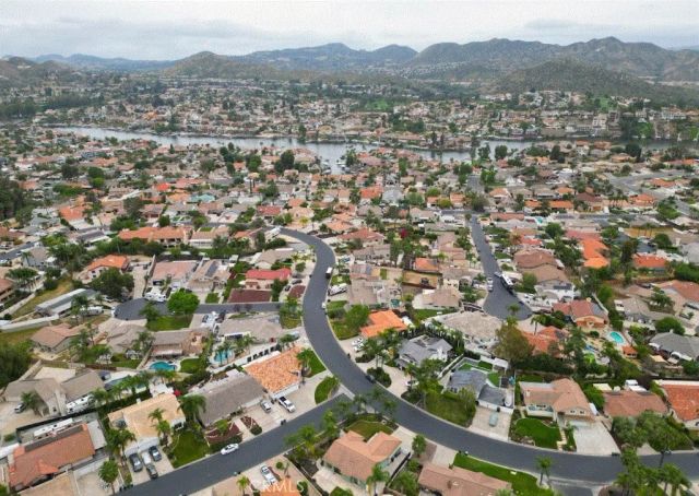 22860 Mariner Drive, Canyon Lake, CA 92587