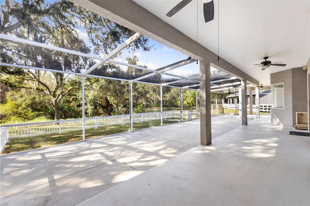 Image 27 of property listing at 12305 TWIN BRANCH ACRES ROAD, Tampa, FL 33626