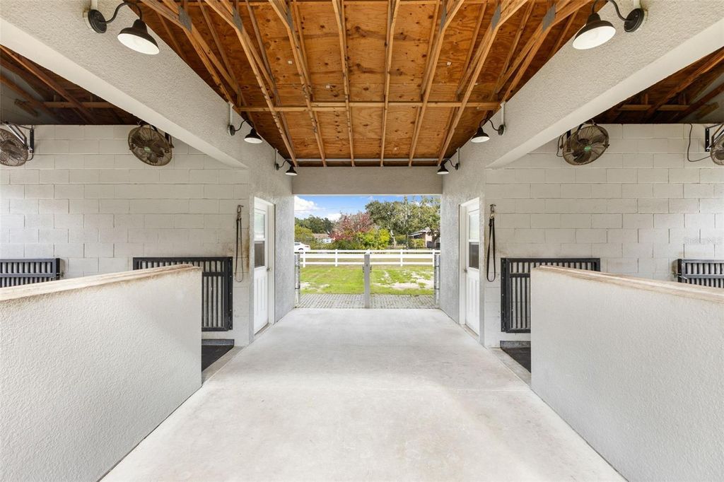 Image 32 of property listing at 12305 TWIN BRANCH ACRES ROAD, Tampa, FL 33626