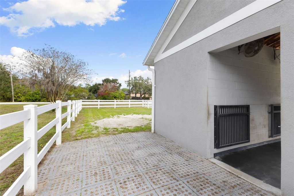 Image 35 of property listing at 12305 TWIN BRANCH ACRES ROAD, Tampa, FL 33626