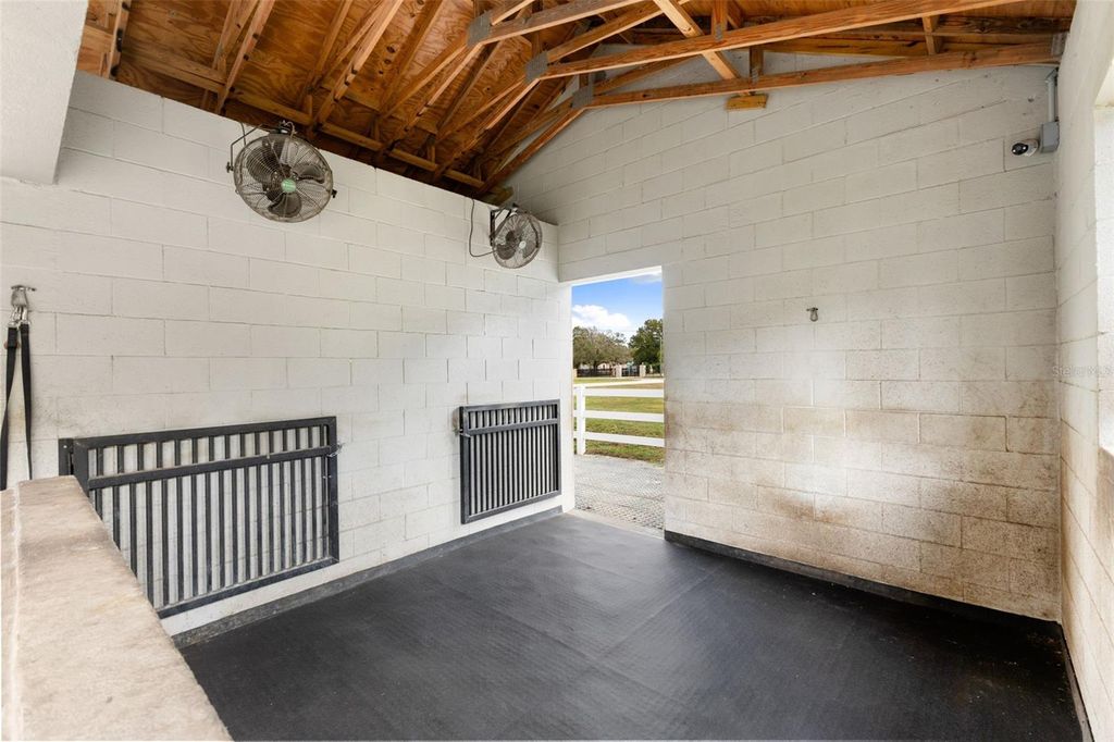 Image 37 of property listing at 12305 TWIN BRANCH ACRES ROAD, Tampa, FL 33626