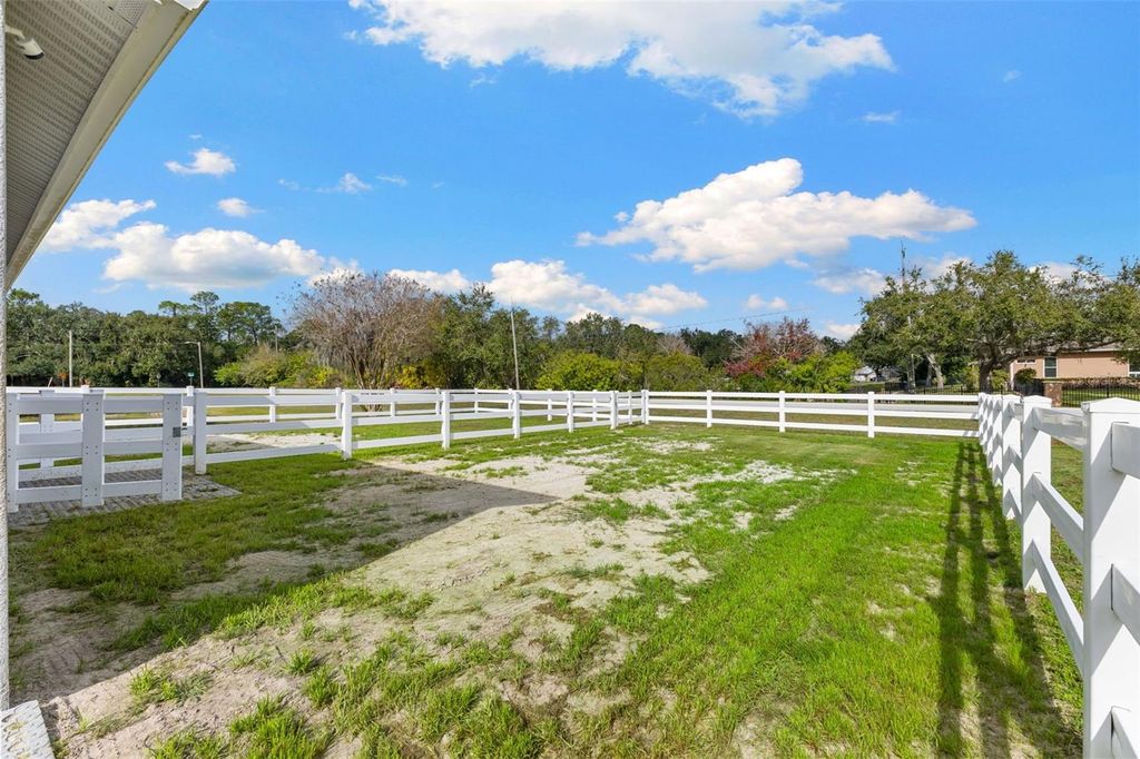 Image 39 of property listing at 12305 TWIN BRANCH ACRES ROAD, Tampa, FL 33626