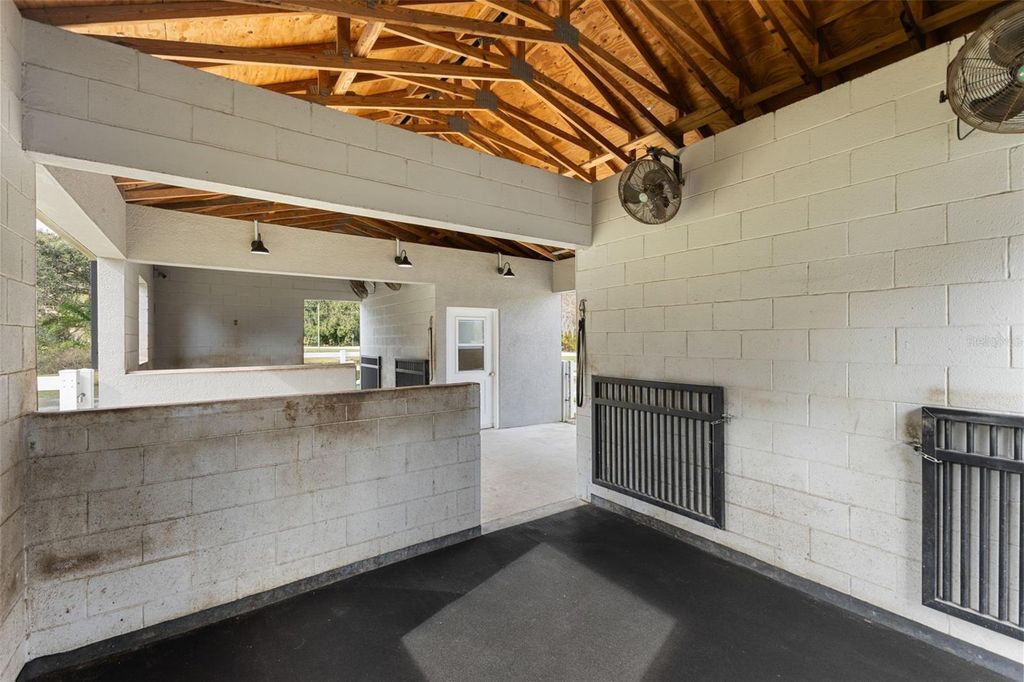 Image 45 of property listing at 12305 TWIN BRANCH ACRES ROAD, Tampa, FL 33626