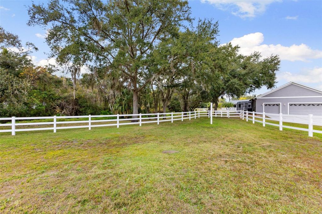 Image 52 of property listing at 12305 TWIN BRANCH ACRES ROAD, Tampa, FL 33626