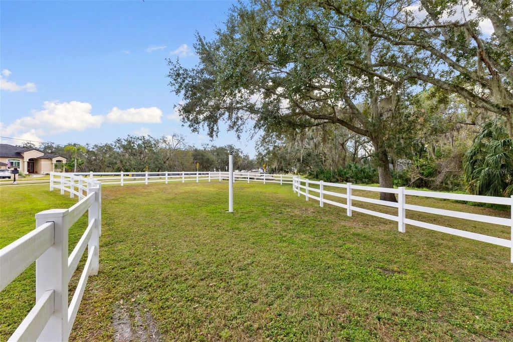 Image 53 of property listing at 12305 TWIN BRANCH ACRES ROAD, Tampa, FL 33626