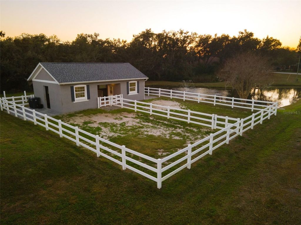 Image 64 of property listing at 12305 TWIN BRANCH ACRES ROAD, Tampa, FL 33626