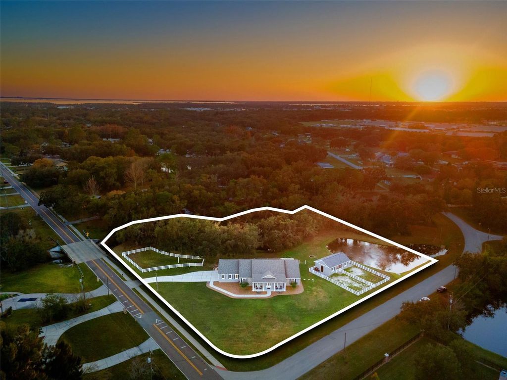 Image 65 of property listing at 12305 TWIN BRANCH ACRES ROAD, Tampa, FL 33626