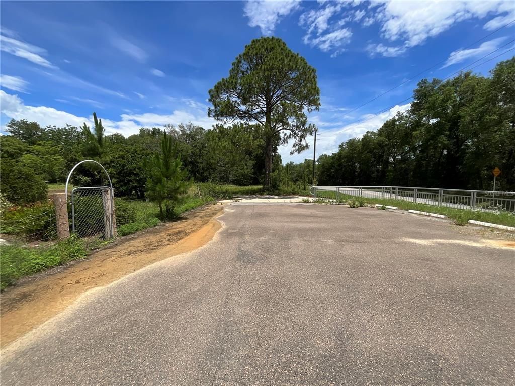 101 HICKORY LANE, Interlachen, FL 32148