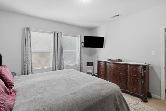 540 S Heights Drive, Crowley, TX 76036