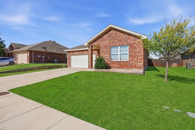 540 S Heights Drive, Crowley, TX 76036