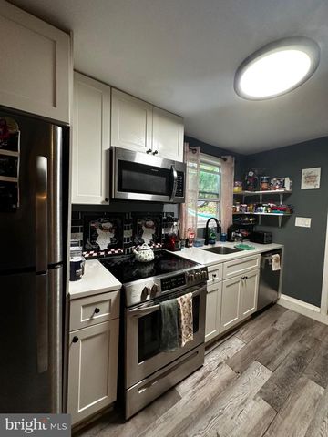 914 60TH AVE, Capitol Heights, MD 20743