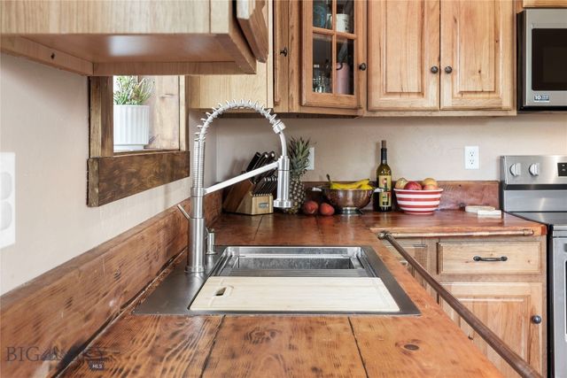 3337 Iris Ridge, Ramsay, MT 59748