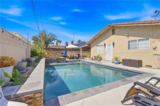 11512 Samoline, Downey, CA 90241