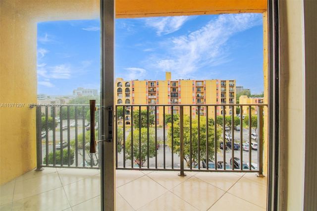 4717 NW 7th St 604-10, Miami, FL 33126