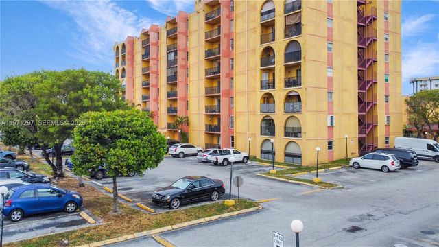 4717 NW 7th St 604-10, Miami, FL 33126