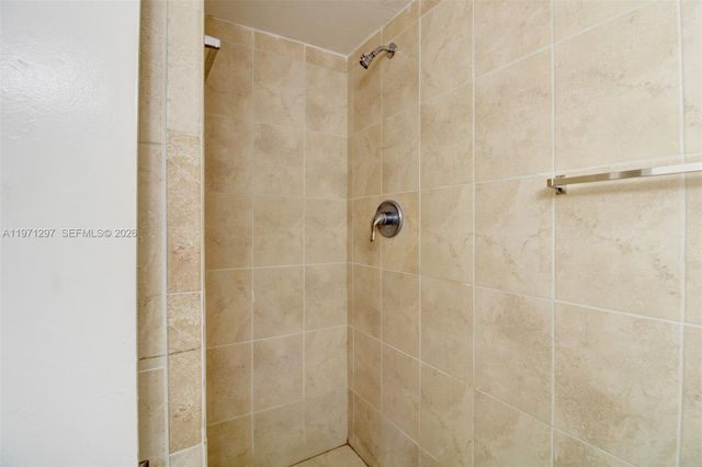 4717 NW 7th St 604-10, Miami, FL 33126