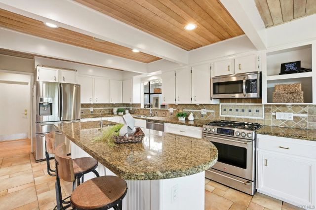 4528 Lucille Dr, San Diego, CA 92115