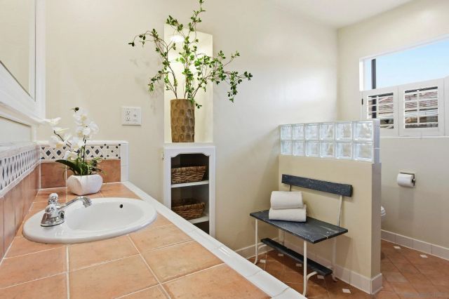 4528 Lucille Dr, San Diego, CA 92115