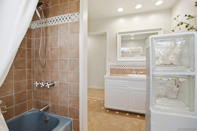 4528 Lucille Dr, San Diego, CA 92115