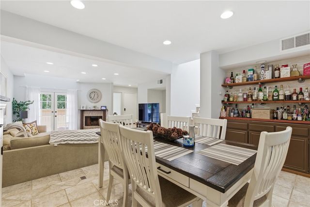 7904 Topanga Canyon Blvd 3, Canoga Park, CA 91304