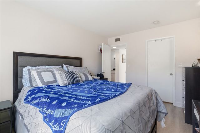 7904 Topanga Canyon Blvd 3, Canoga Park, CA 91304