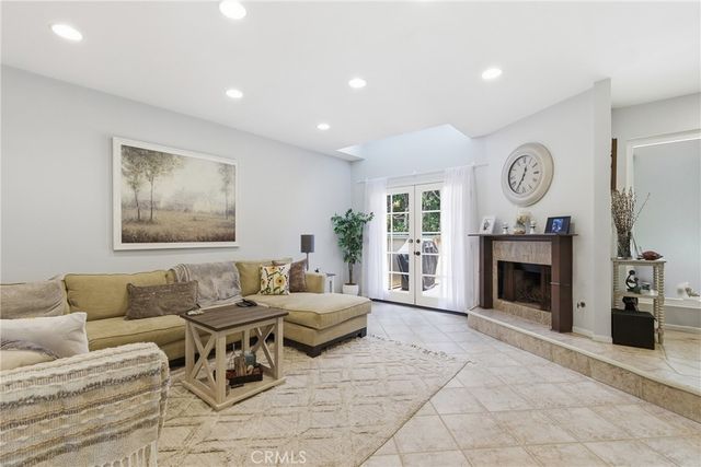 7904 Topanga Canyon Blvd 3, Canoga Park, CA 91304