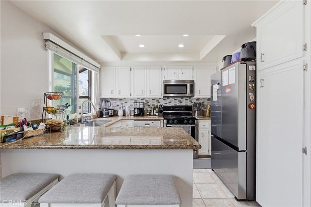 7904 Topanga Canyon Blvd 3, Canoga Park, CA 91304