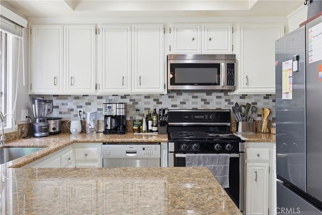 7904 Topanga Canyon Blvd 3, Canoga Park, CA 91304