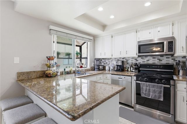 7904 Topanga Canyon Blvd 3, Canoga Park, CA 91304