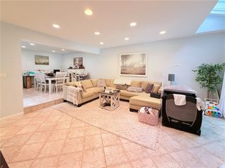 7904 Topanga Canyon Blvd 3, Canoga Park, CA 91304