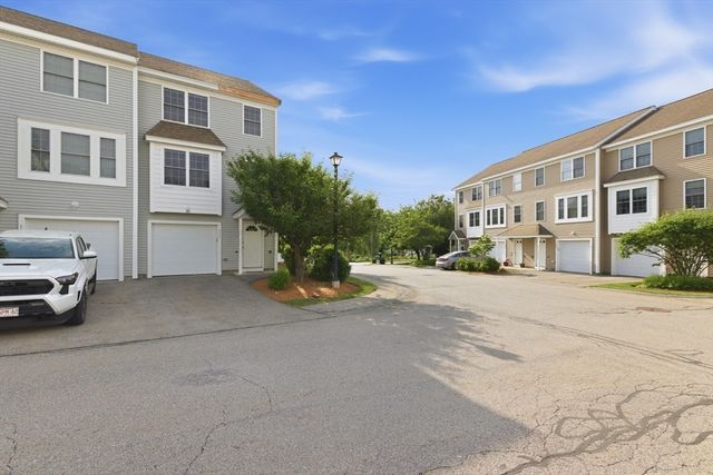 41 Boston Rd 111, Billerica, MA 01862